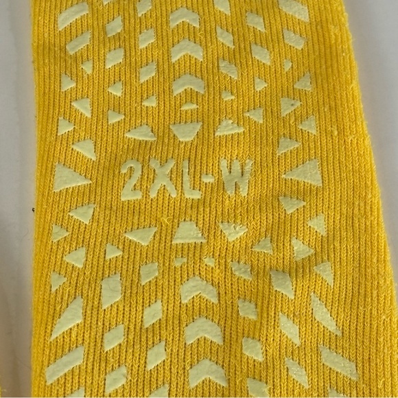 Medline Yellow Bariatric Double-Tread Patient Non-Slip Socks 2XL W - Picture 7 of 9